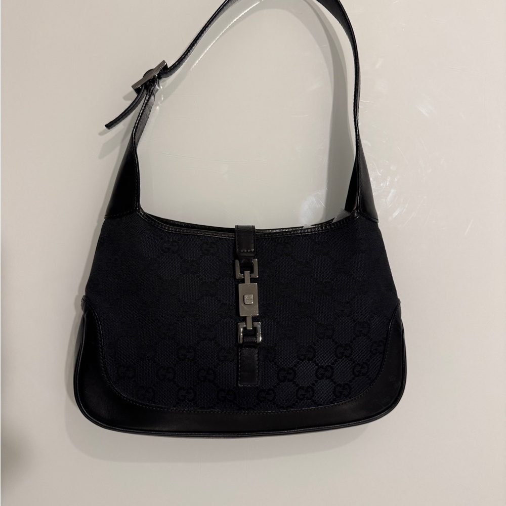 Iconic Gucci Jackie Shoulder purse with Classic Black Guccicima Print